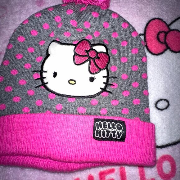 hello kitty beanie - Picture 2 of 5